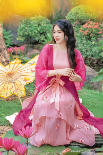 Áo dài cách tân cổ sen thuê hoa photo review