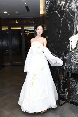 Ao-dai-co-yem