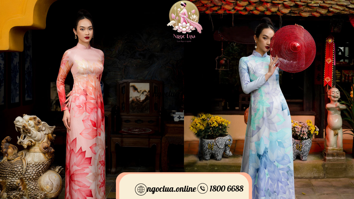 Hai người mẫu mặc áo dài lụa họa tiết hoa sen đứng trong không gian nhà cổ, phong cách truyền thống Việt